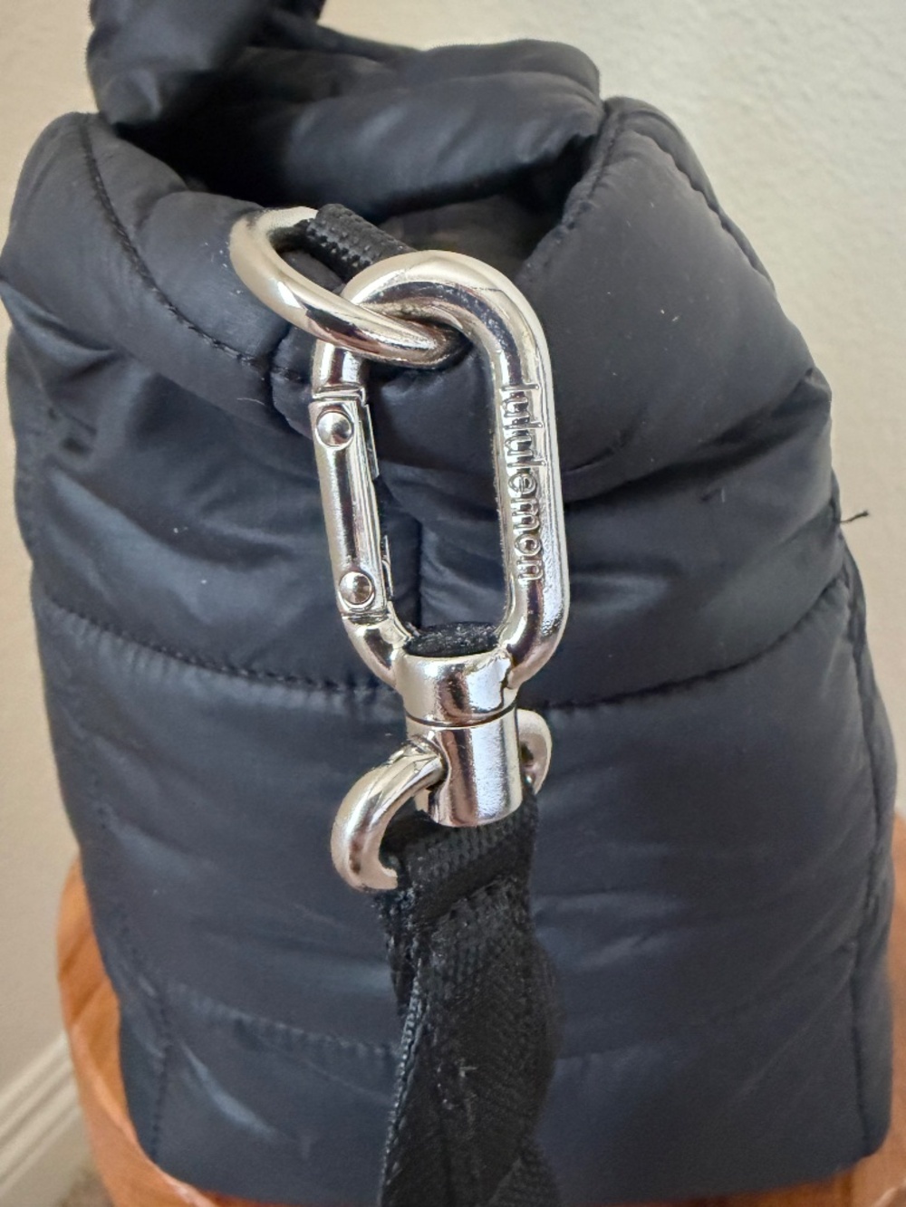 Lululemon Quilted Grid Tote Bag Mini 5L *Black* - Picture 5 of 10